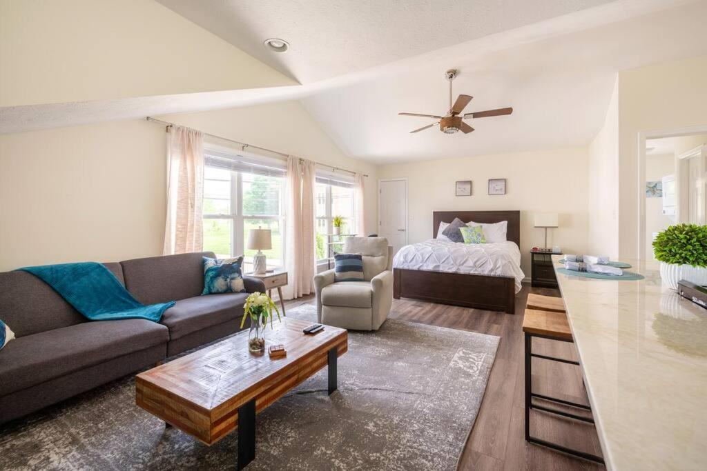 Studio Suite 5 Minutes To Downtown Indianapolis Exterior photo